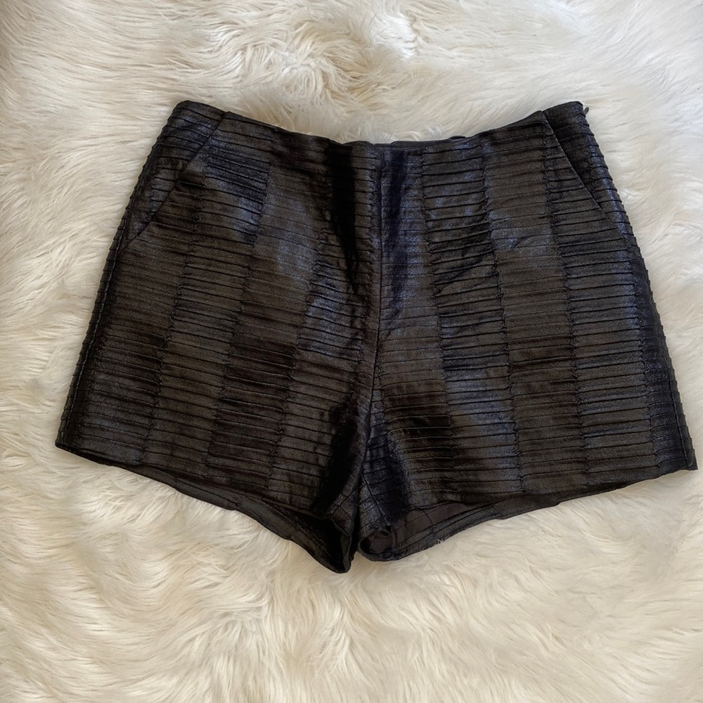 Forever 21 Black Textured Women Shorts